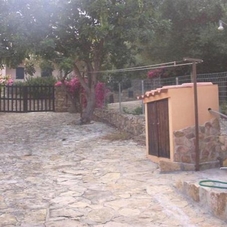 Casa a 300mt.dal mare CalaSinzias, 6 letti, AC, Pets welcome, Wi-Fi free Cala Sinzias Esterno foto