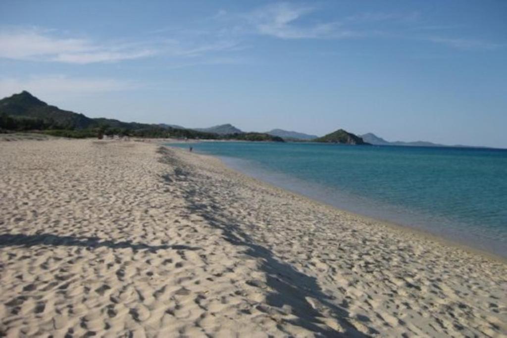 Casa a 300mt.dal mare CalaSinzias, 6 letti, AC, Pets welcome, Wi-Fi free Cala Sinzias Esterno foto